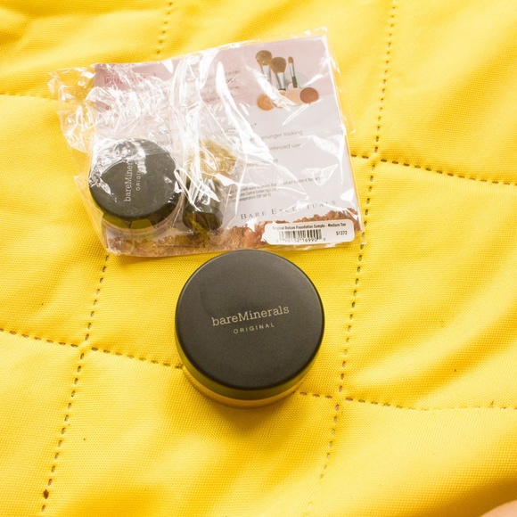 Medium Tan Original SPF 15 Foundation - Picture 1 of 5